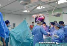 تونس تدخل عصر الجراحة الذكية بأول عملية روبوتية ناجحة في مستشفى شارل نيكول