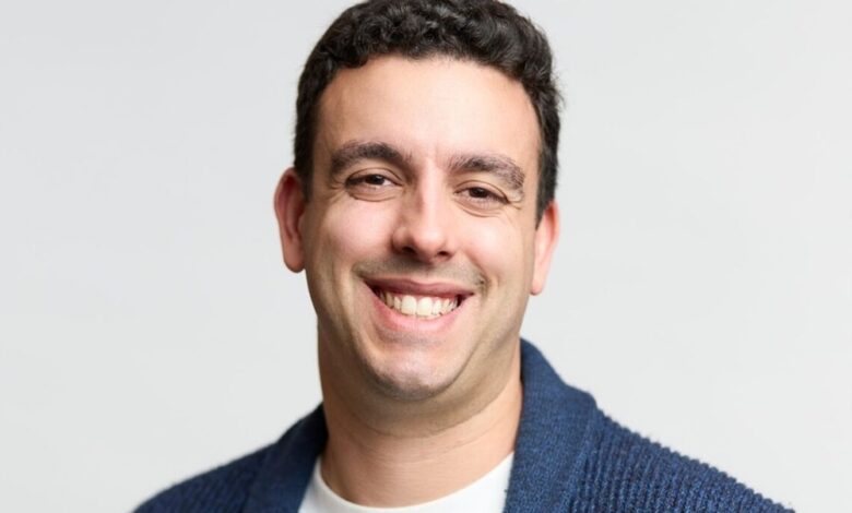 هجر الطب ليعالج الأطباء.. طبيب يحوّل احترافه الوظيفي إلى شركة بـ 465 مليون دولار