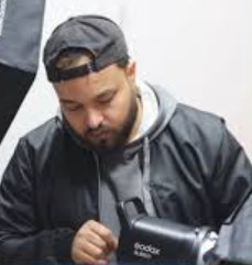 عدسة في اليد، وحلم كبير في القلب .. قصة نجاح مخرج تونسي