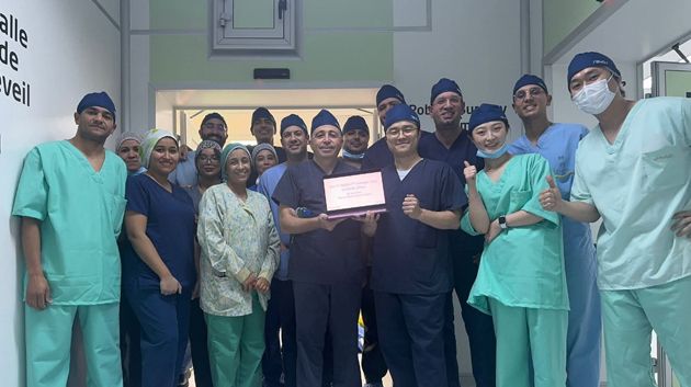 أول عملية استئصال كُلية بالجراحة الروبوتية… إنجاز طبي غير مسبوق في تونس